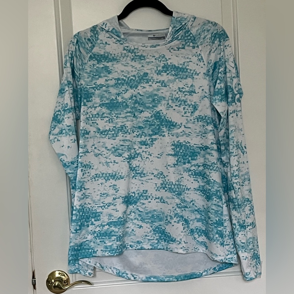 Columbia women’s L PFG Sun protection hoodie long sleeve shirt Aqua white print